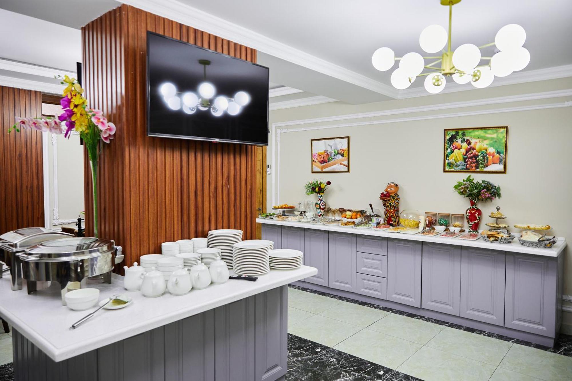 Art Plaza Hotel Tasjkent Buitenkant foto