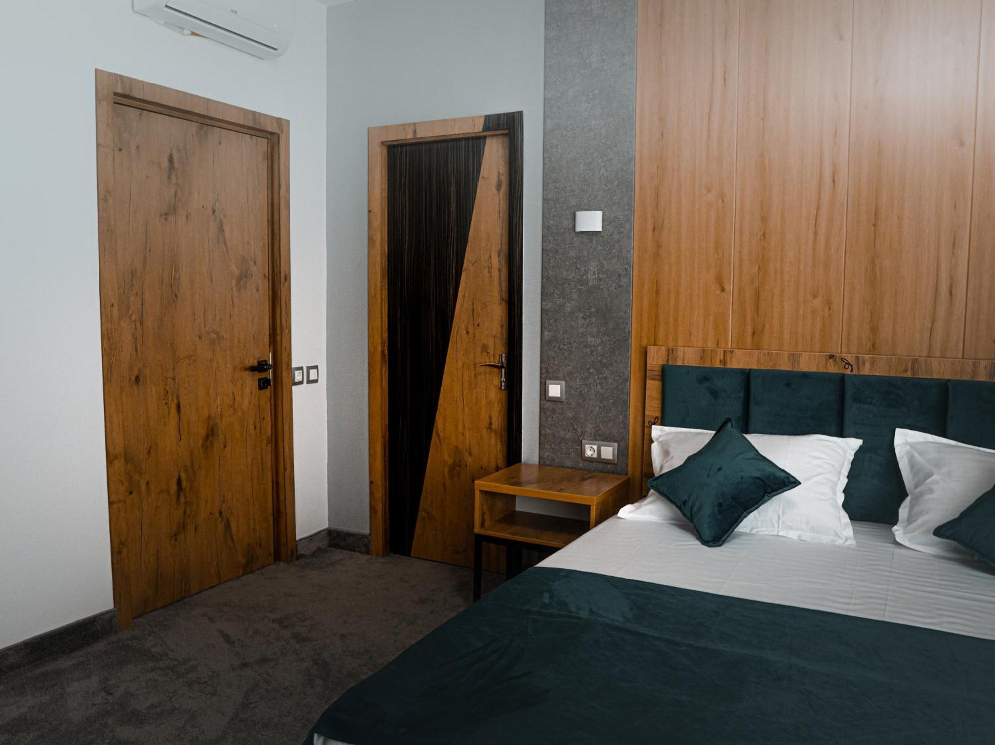 Art Plaza Hotel Tasjkent Buitenkant foto