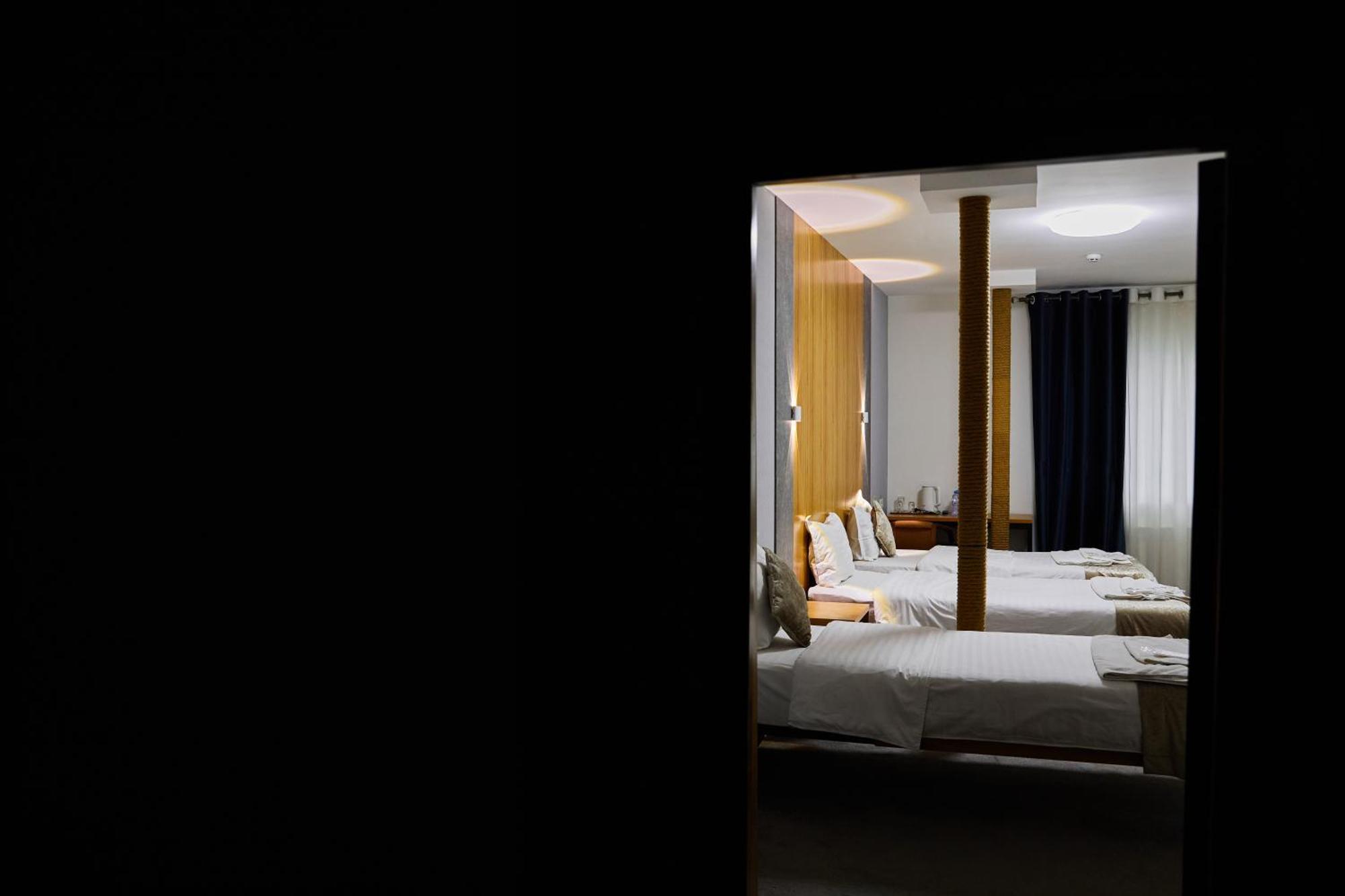 Art Plaza Hotel Tasjkent Buitenkant foto
