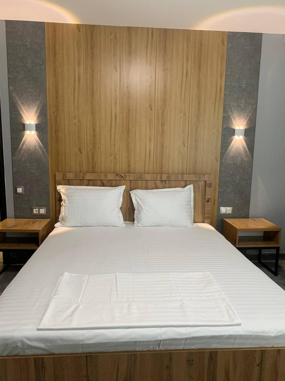 Art Plaza Hotel Tasjkent Buitenkant foto