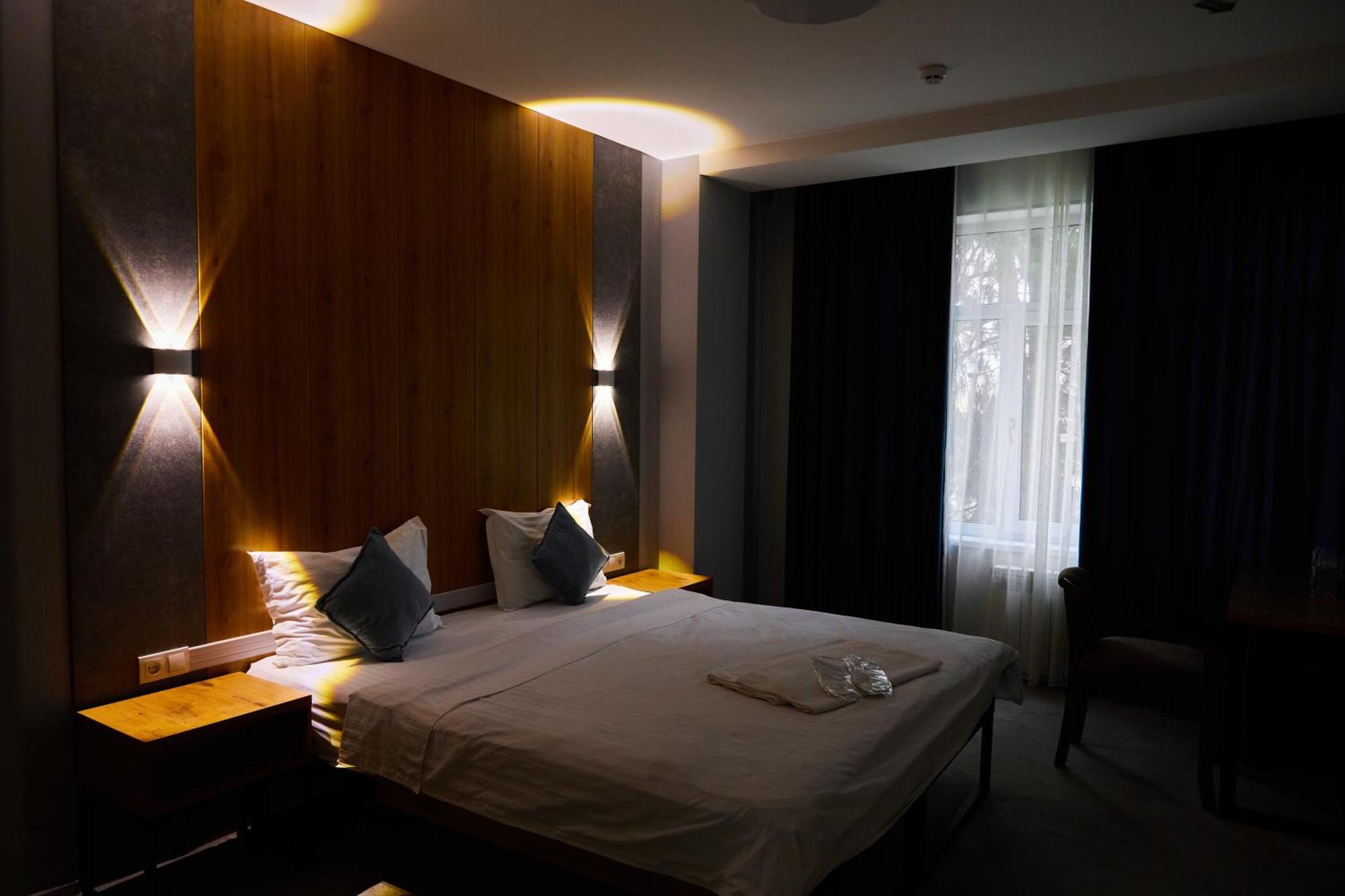 Art Plaza Hotel Tasjkent Buitenkant foto